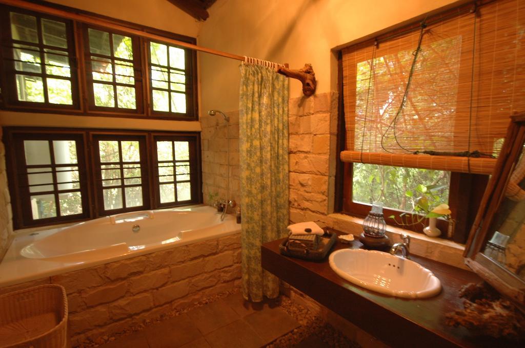 Momchailai Forest Retreat Kanchanaburi Zewnętrze zdjęcie